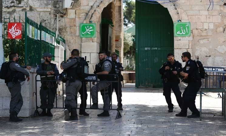 شرطة جنين تقبض على مطلوب للقضاء صادر بحقه مذكرات بألاف الشواكل
